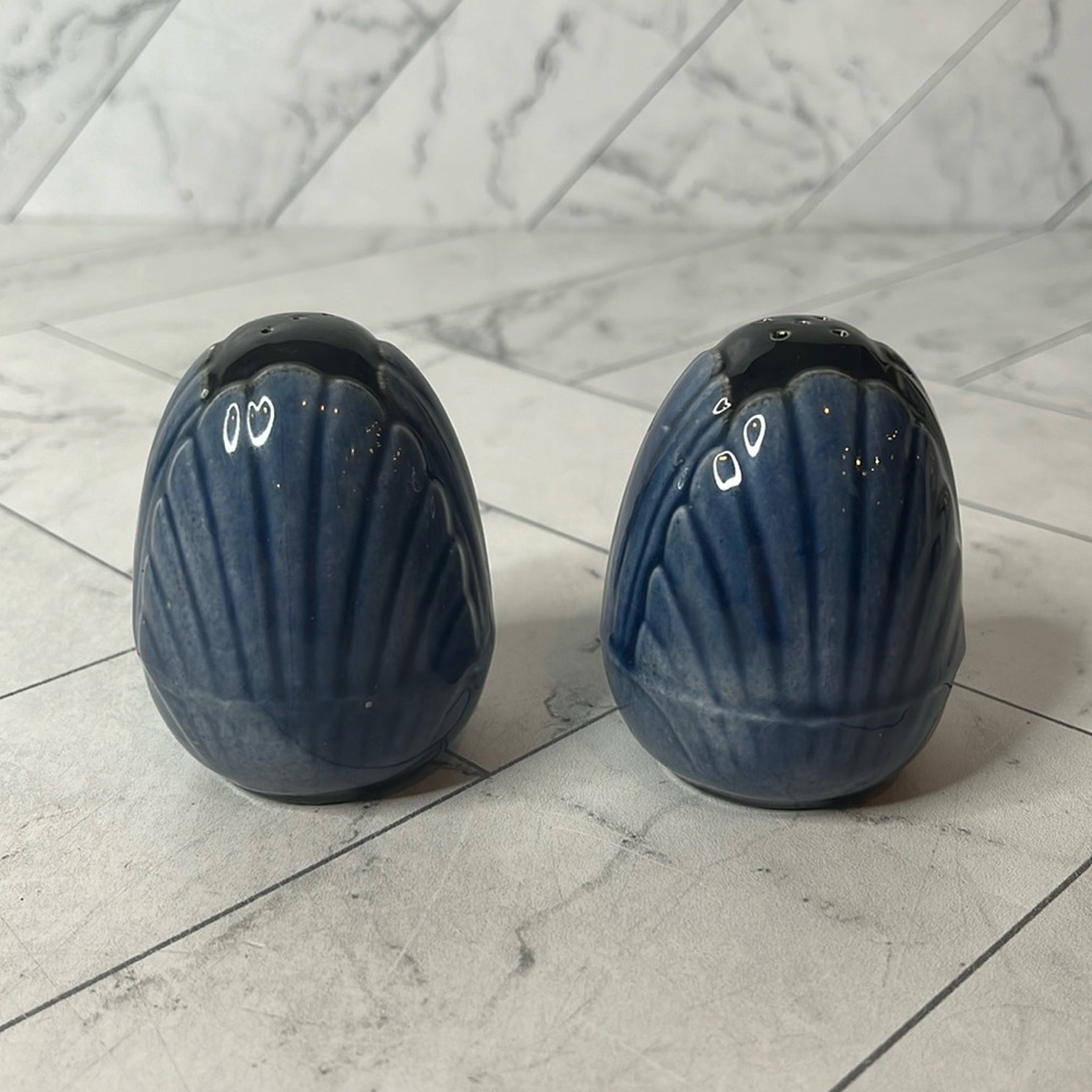 Art Deco Style Blue Shell/Floral Salt & Pepper Shaker Collectible Set